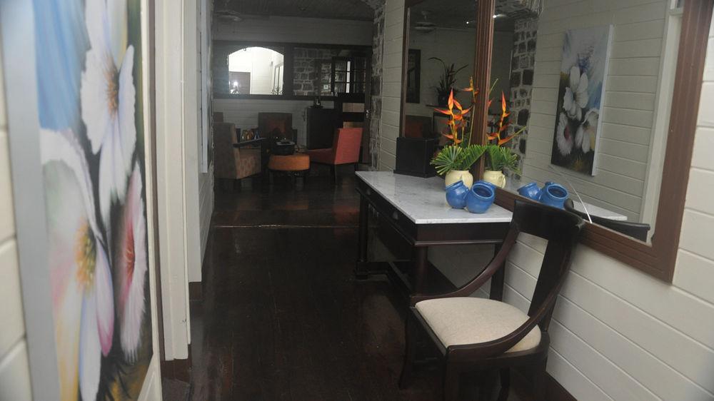 Cobblestone Inn Кингстаун Экстерьер фото