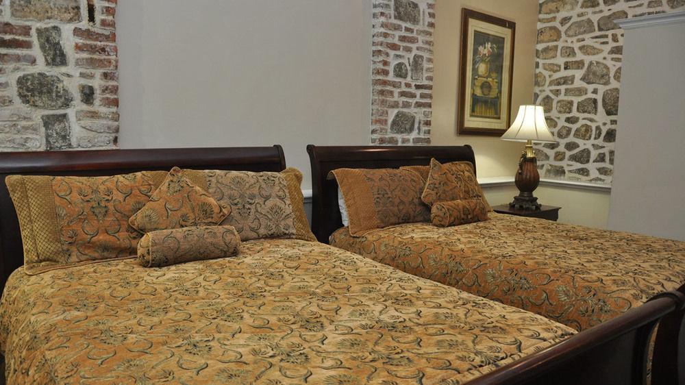 Cobblestone Inn Кингстаун Экстерьер фото
